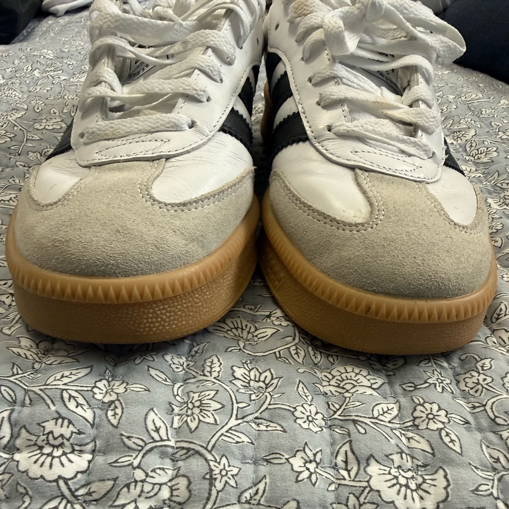 Womens Adidas Shoes size 10 - Picture 3 of 9